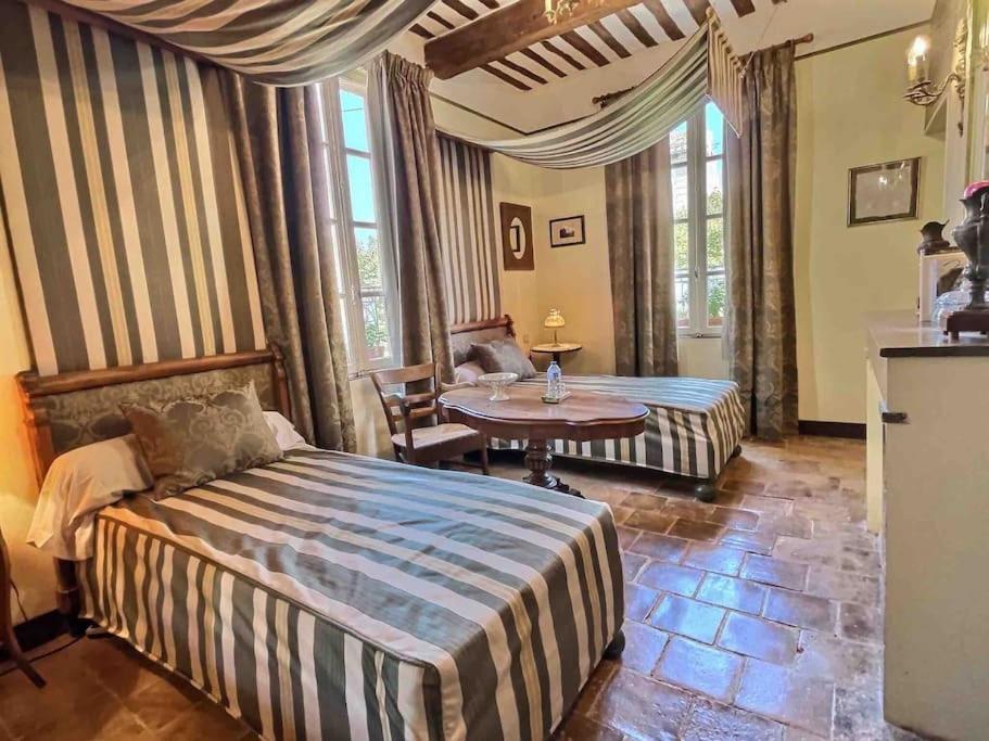 Chez Lydia - Osez La Vie De Chateau ! Pont Du Gard, Uzes Remoulins Extérieur photo